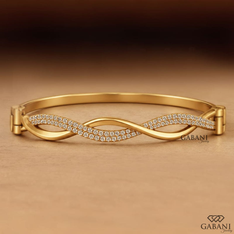 Round Cut Pavé Diamond Infinity Twist Bangle Bracelet