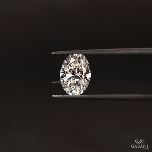 oval cut lab grown diamond loose stone with elongated shape and balanced brilliance
