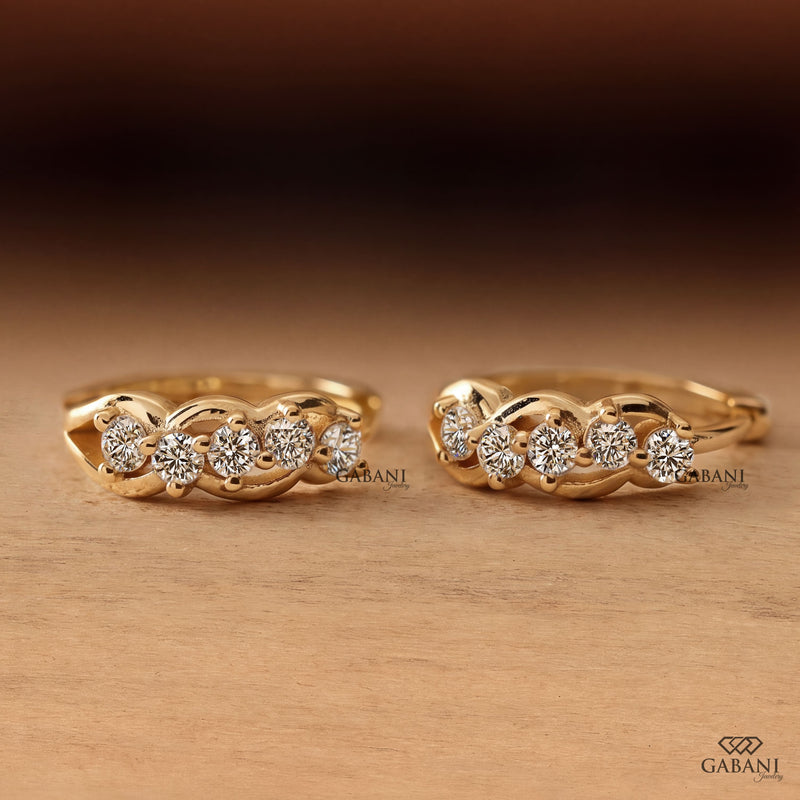 Round Diamond Infinity Huggie Hoop Earrings in Yellow Gold