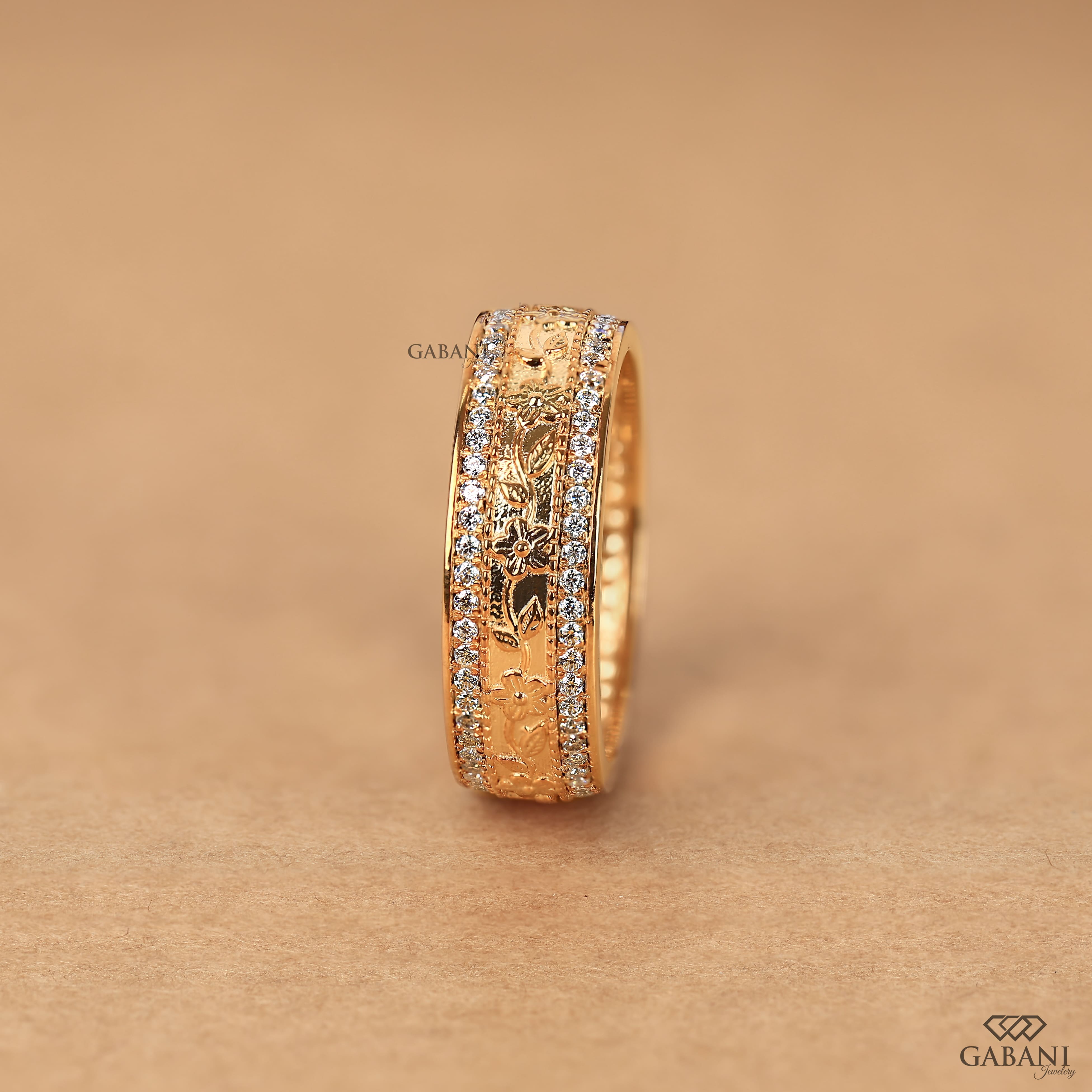 Round Cut Lab Grown Diamond Floral Engraved Wedding Band
