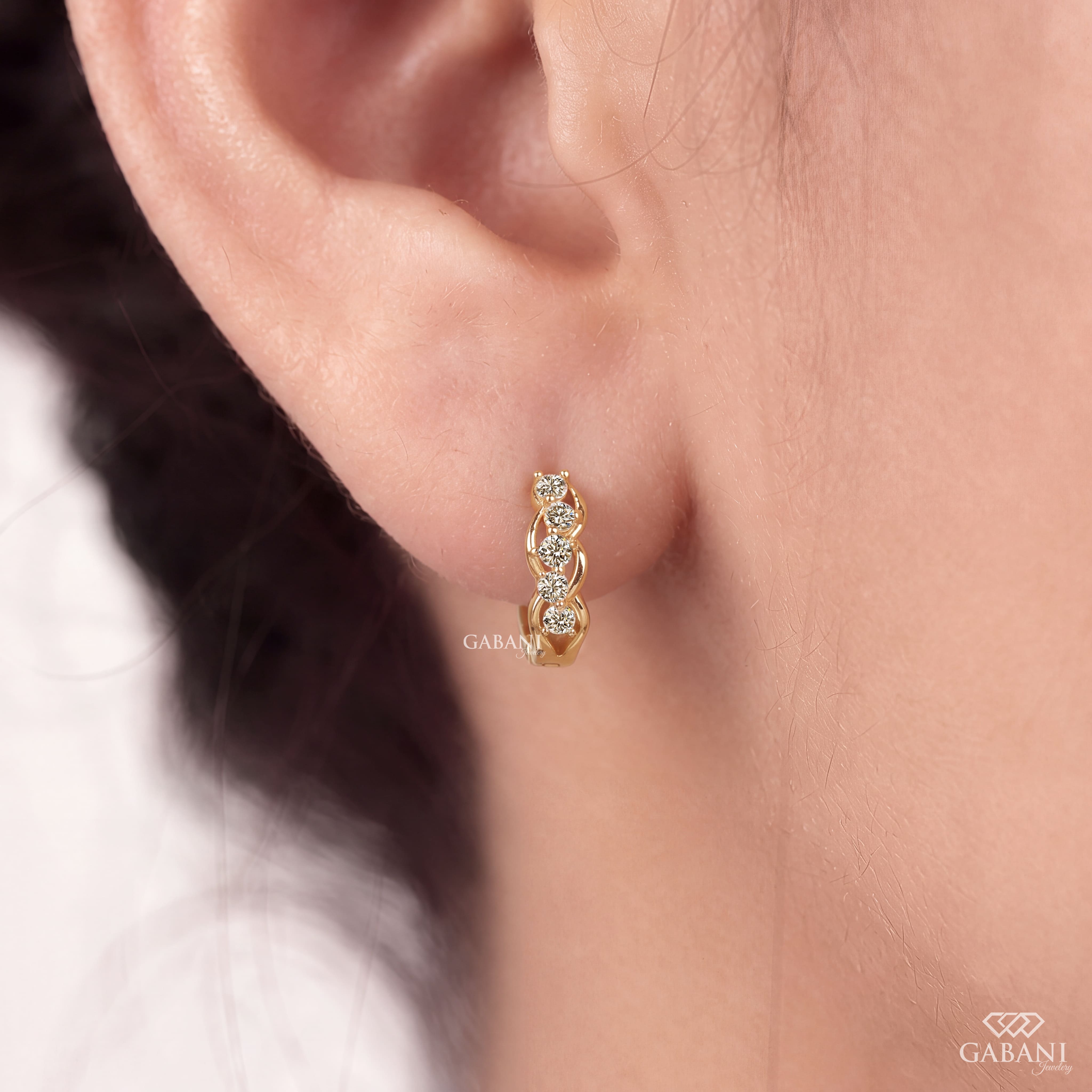 Round Diamond Infinity Huggie Hoop Earrings in Yellow Gold