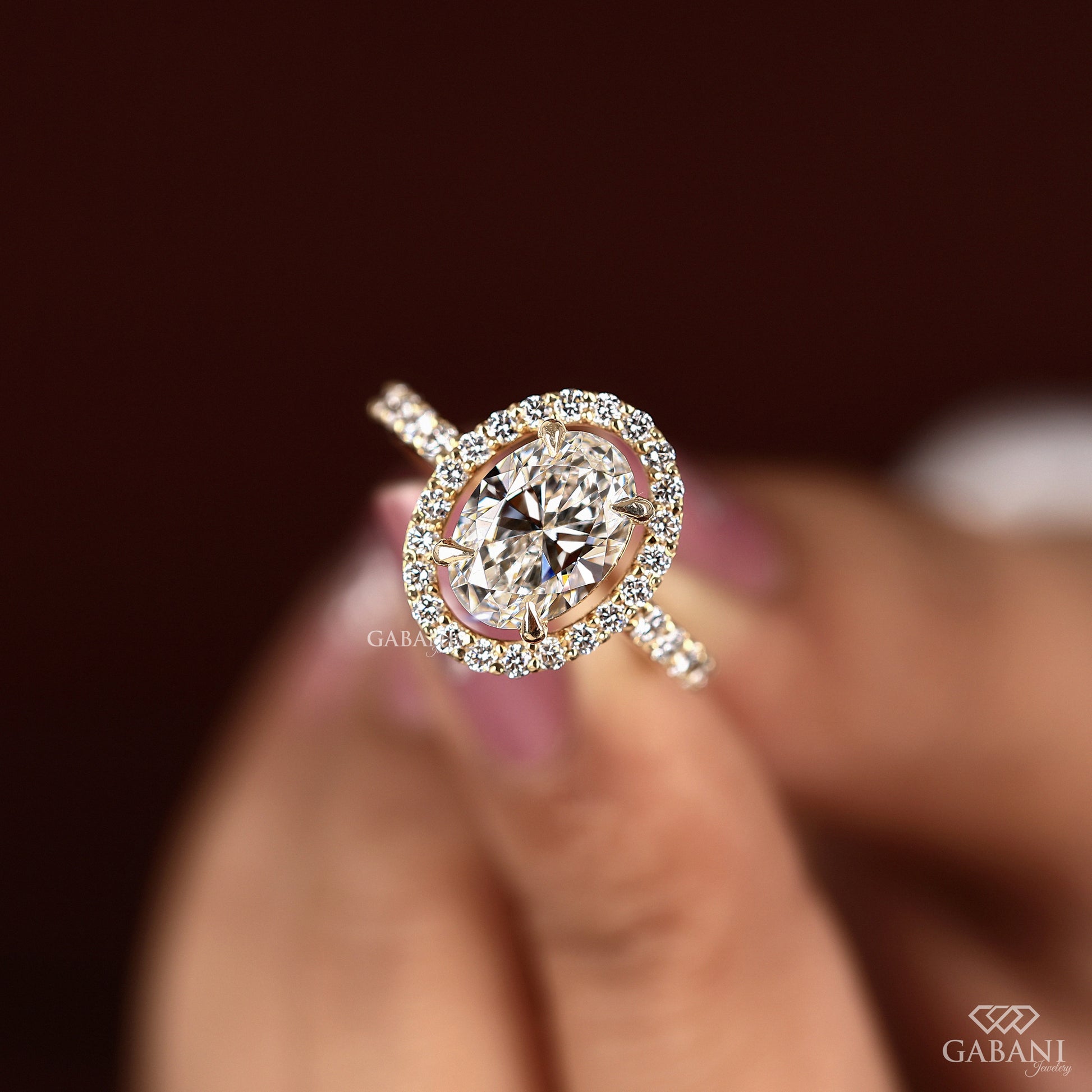 Oval diamond halo ring crafted with lab grown diamond