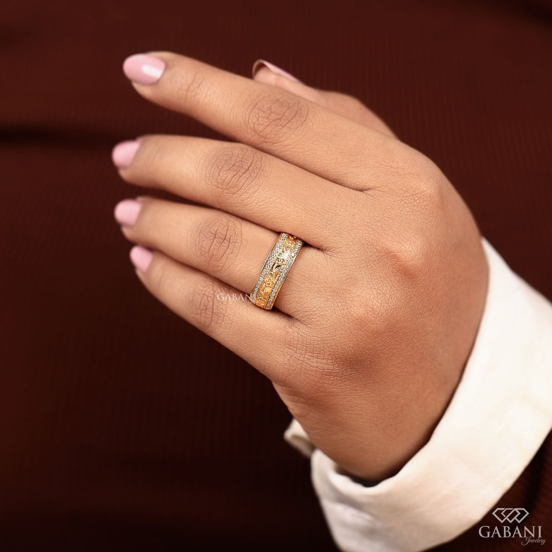 Round Cut Lab Grown Diamond Floral Engraved Wedding Band