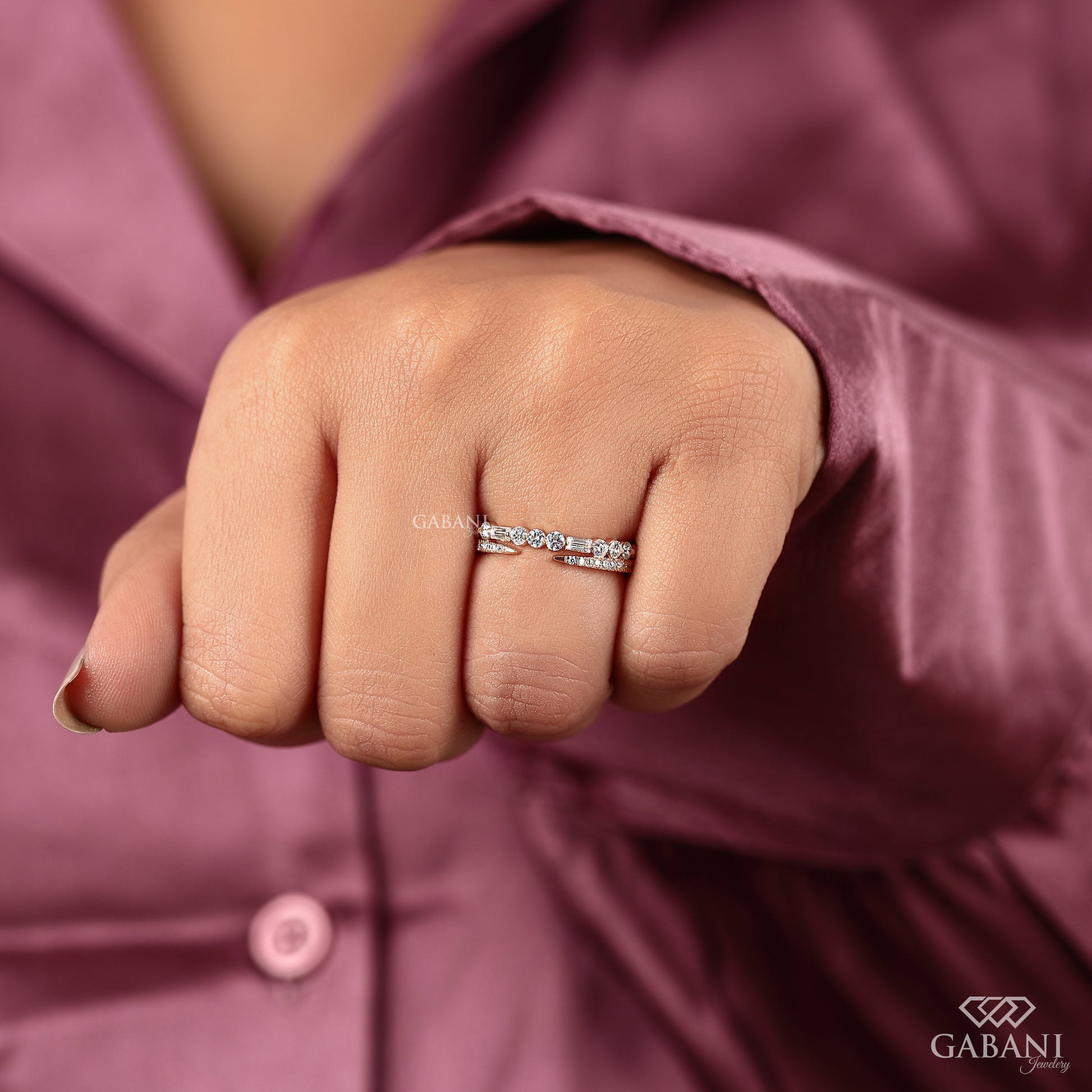 lab grown diamond wedding band with baguette and round stones in yellow gold