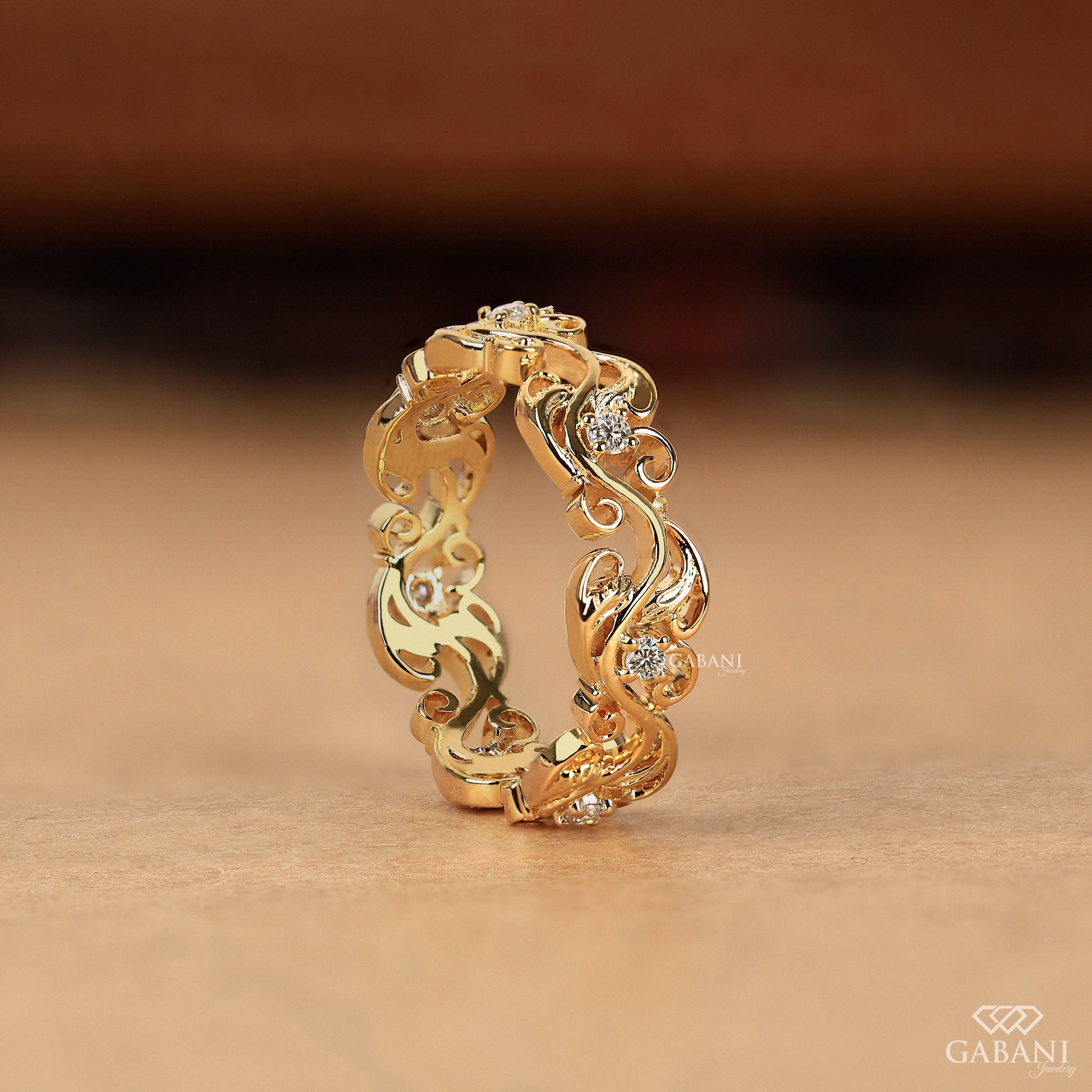 vintage leaf and vine wedding band with lab grown diamonds in yellow gold