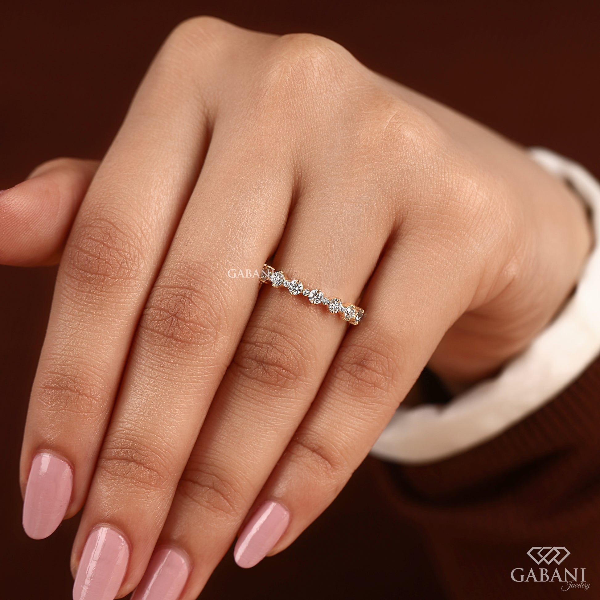 Minimal wedding ring with floating bubble lab diamonds