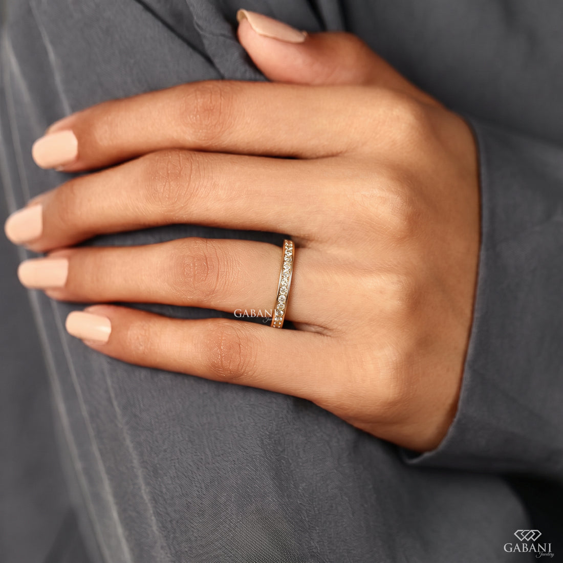 Round cut natural diamond dainty wedding band
