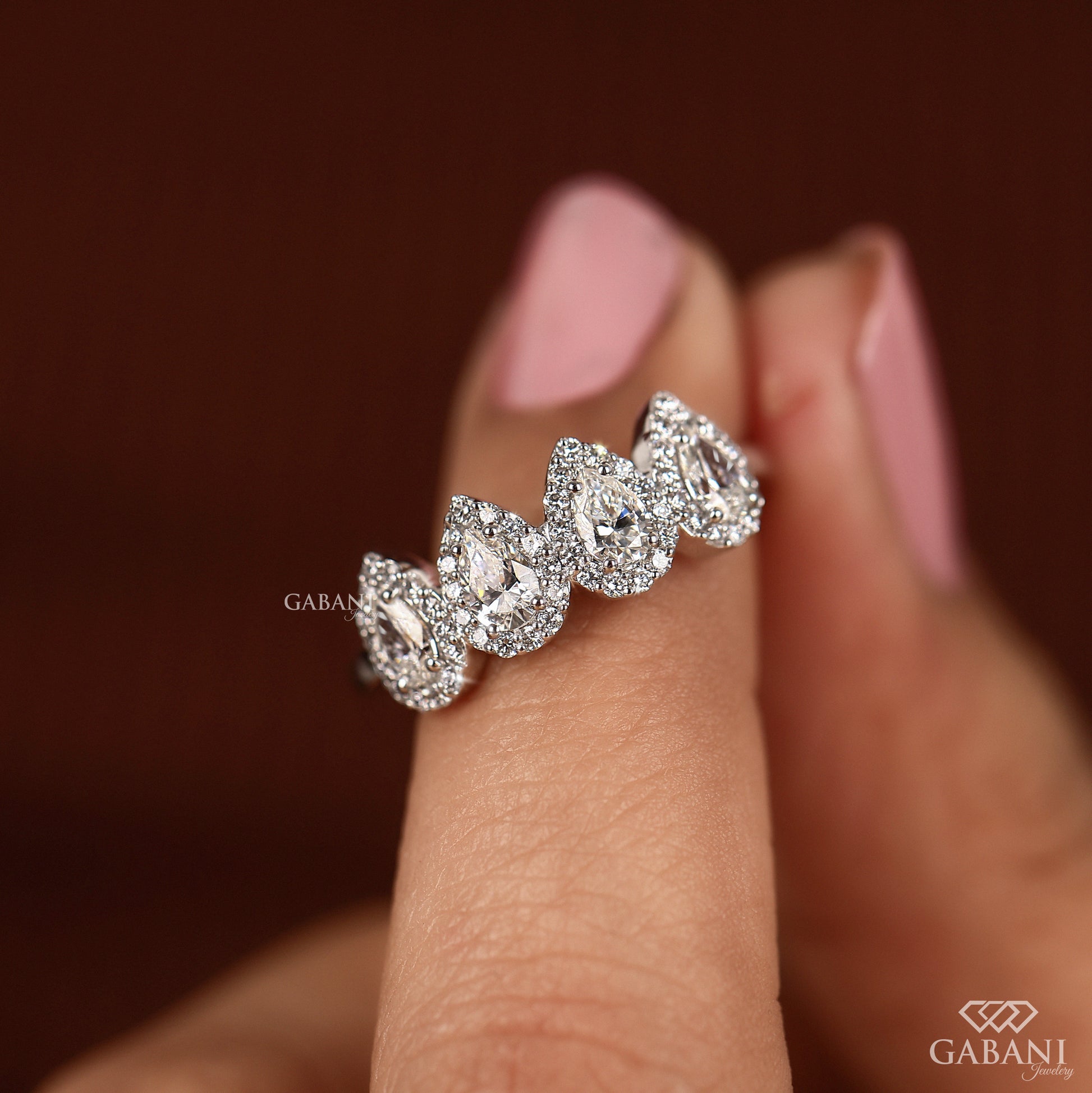vintage style pear diamond wedding band in white gold
