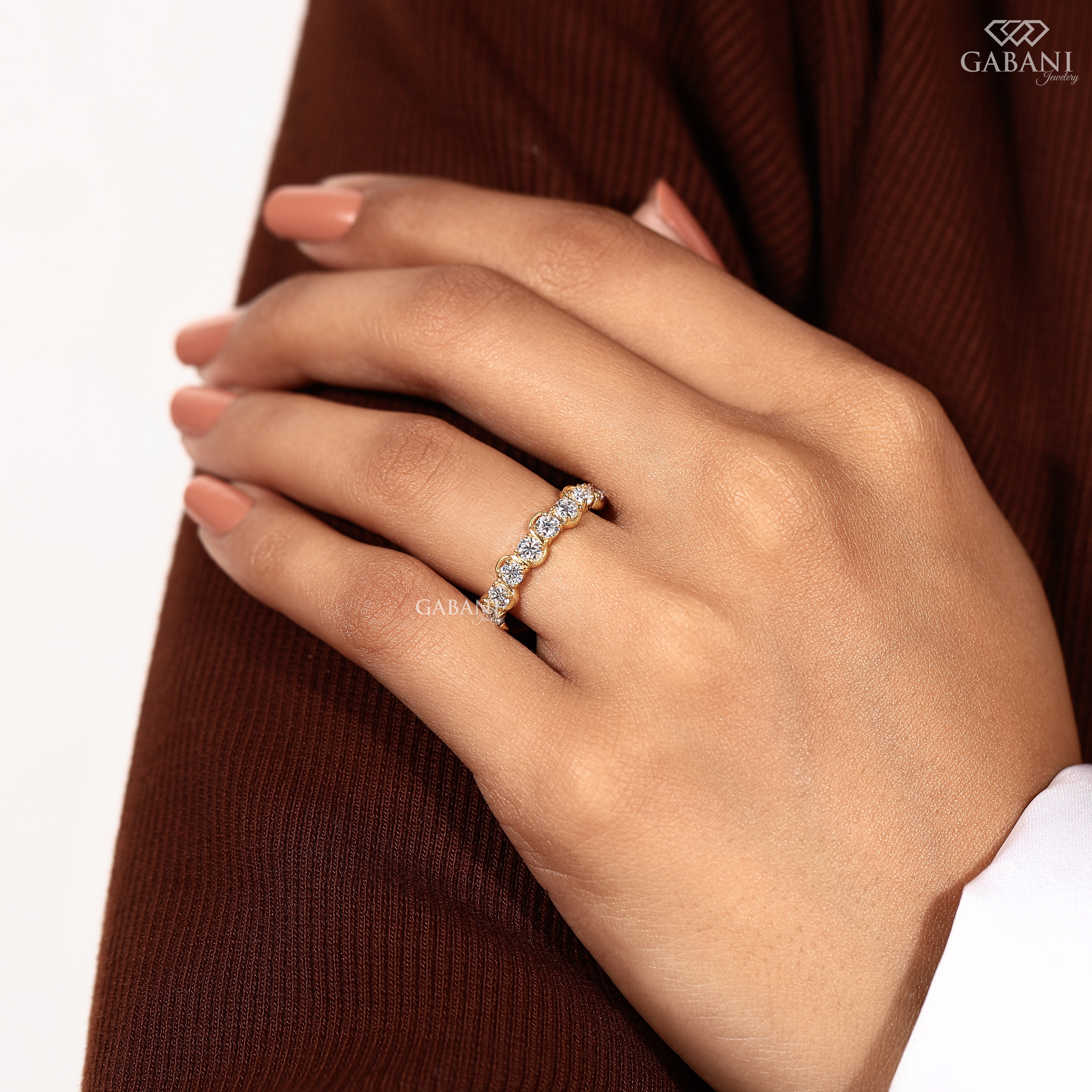 Round cut Diamond Wedding Band For Women