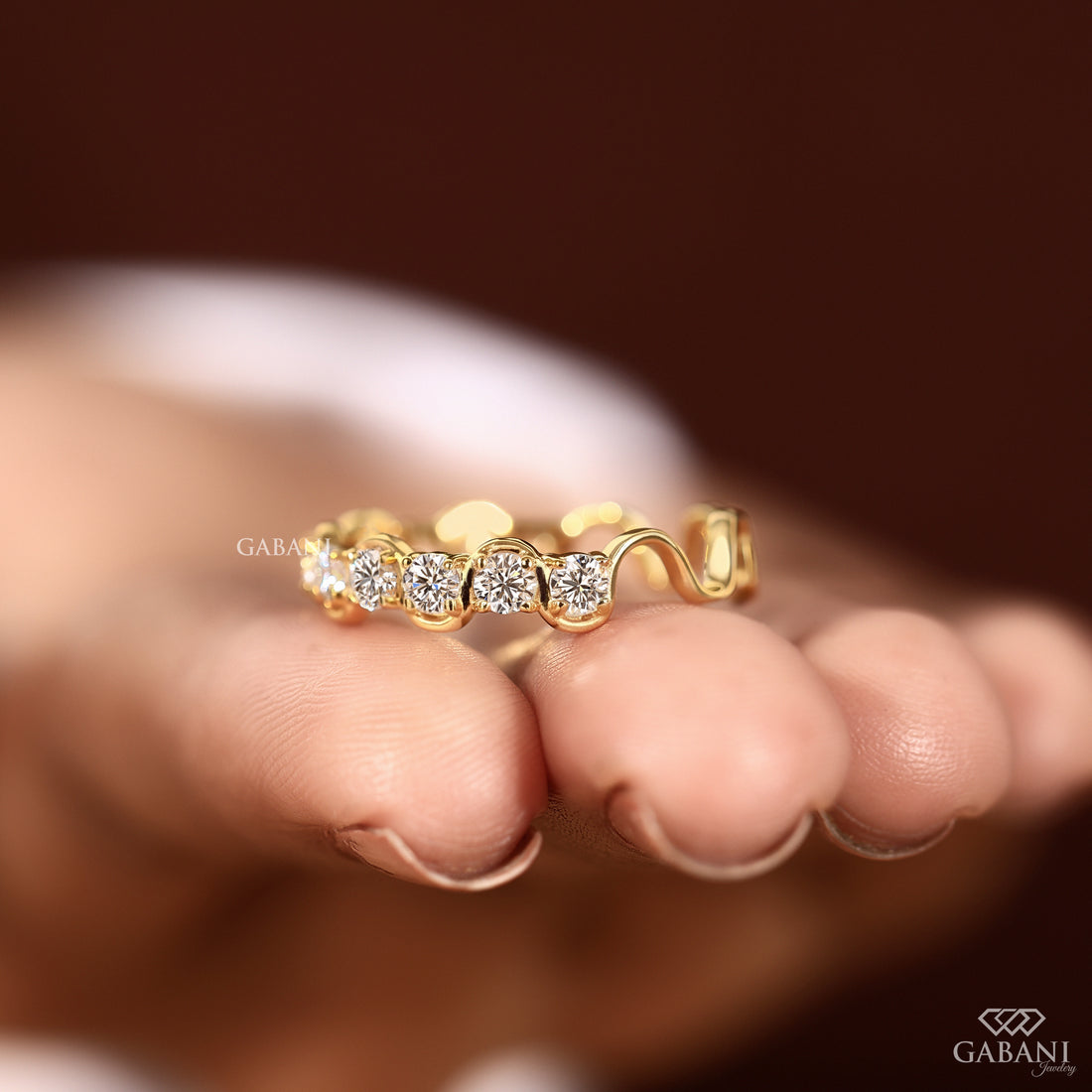 Round cut Diamond Wedding Band For Women