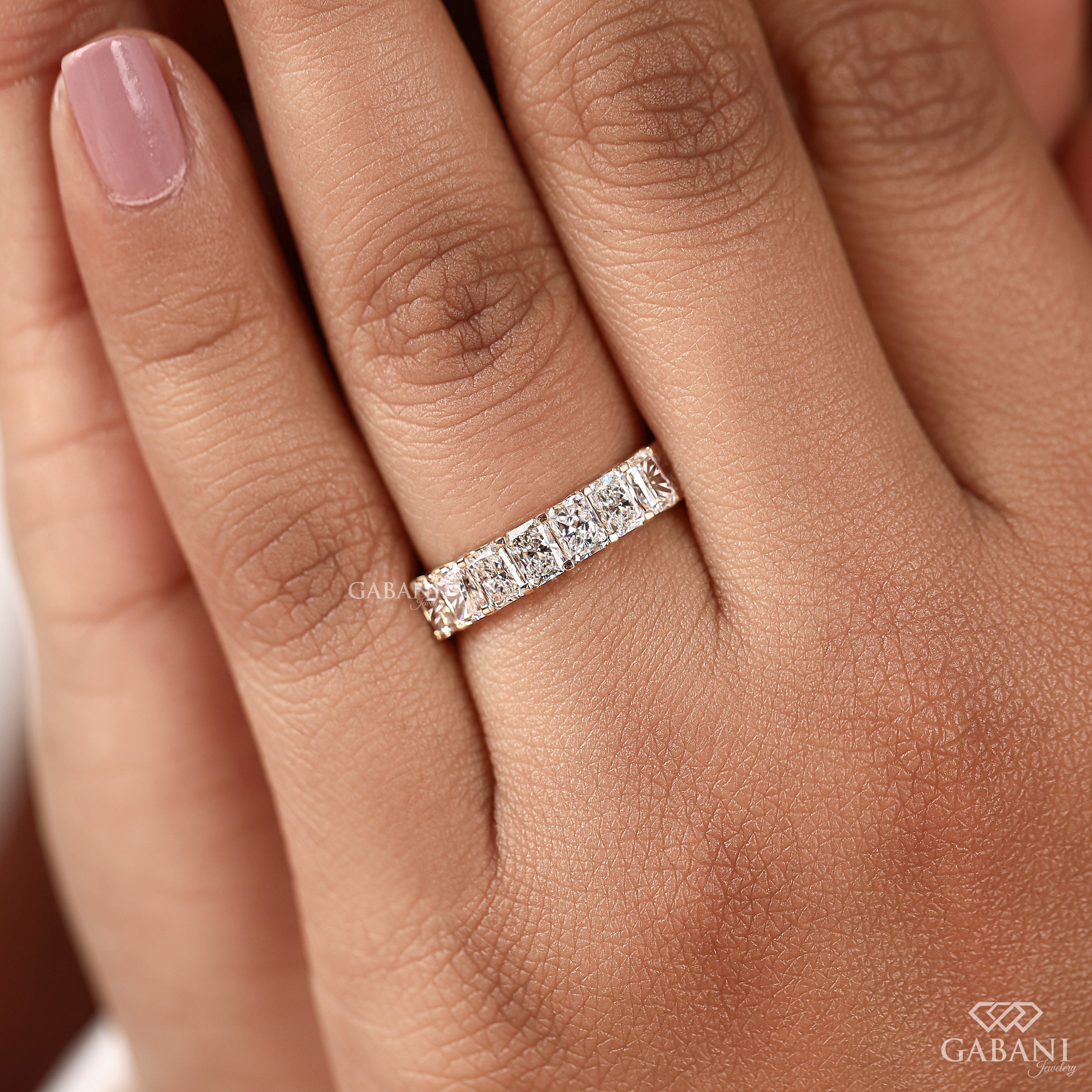8 stone lab grown diamond band in solid 14K yellow gold