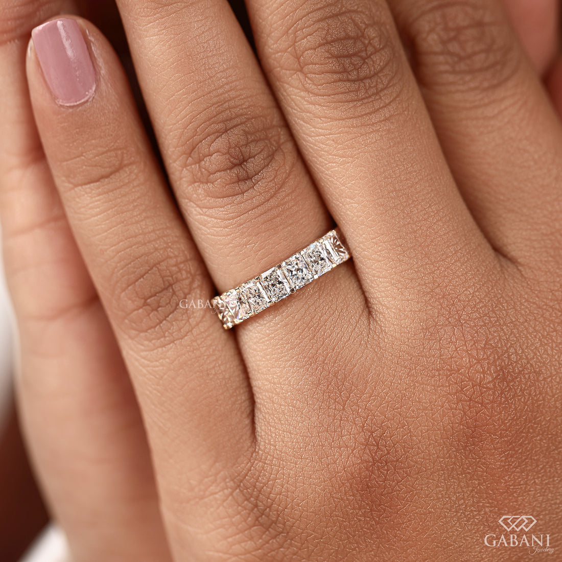 8 stone lab grown diamond band in solid 14K yellow gold