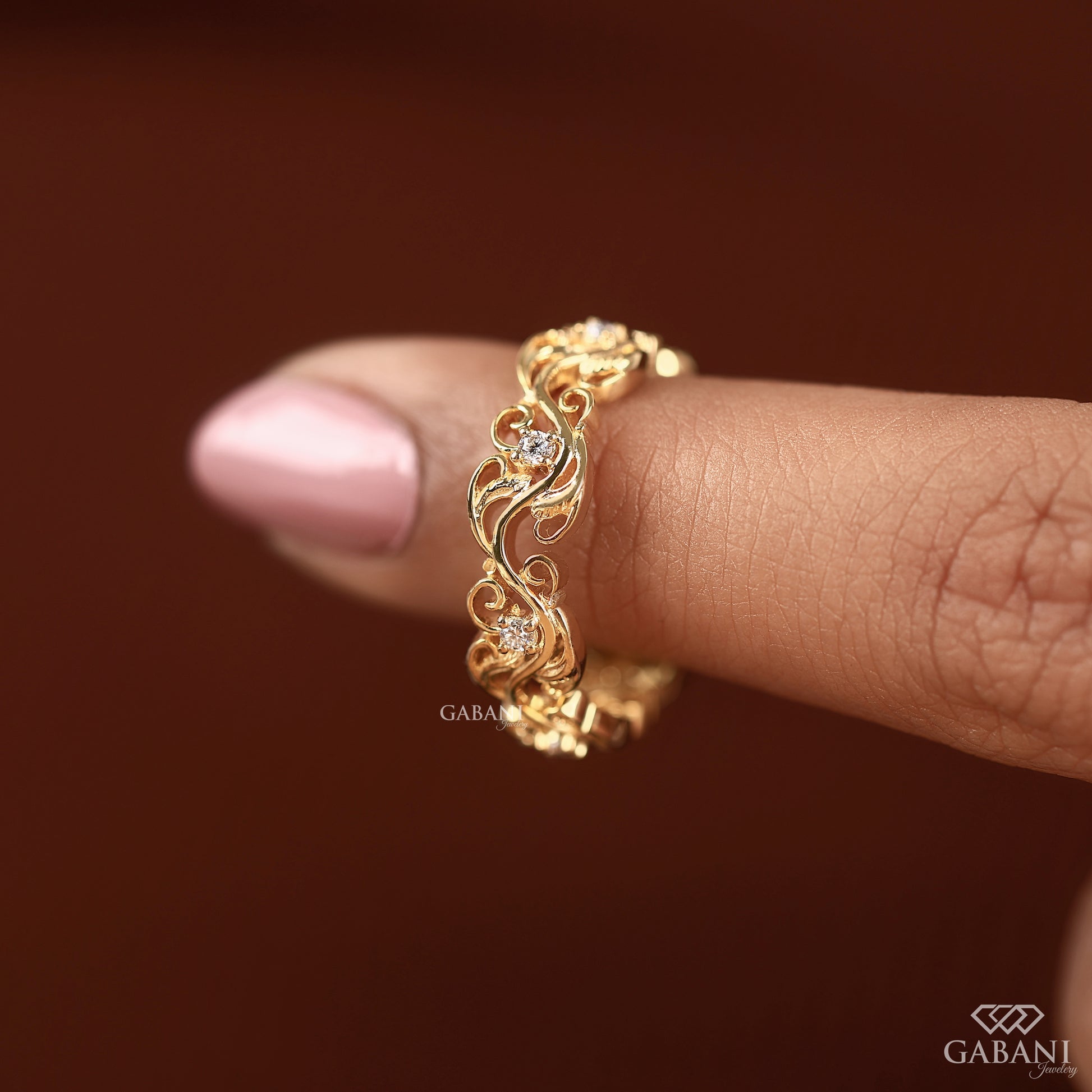 gabani jewelry leaf and vine diamond wedding band in yellow gold