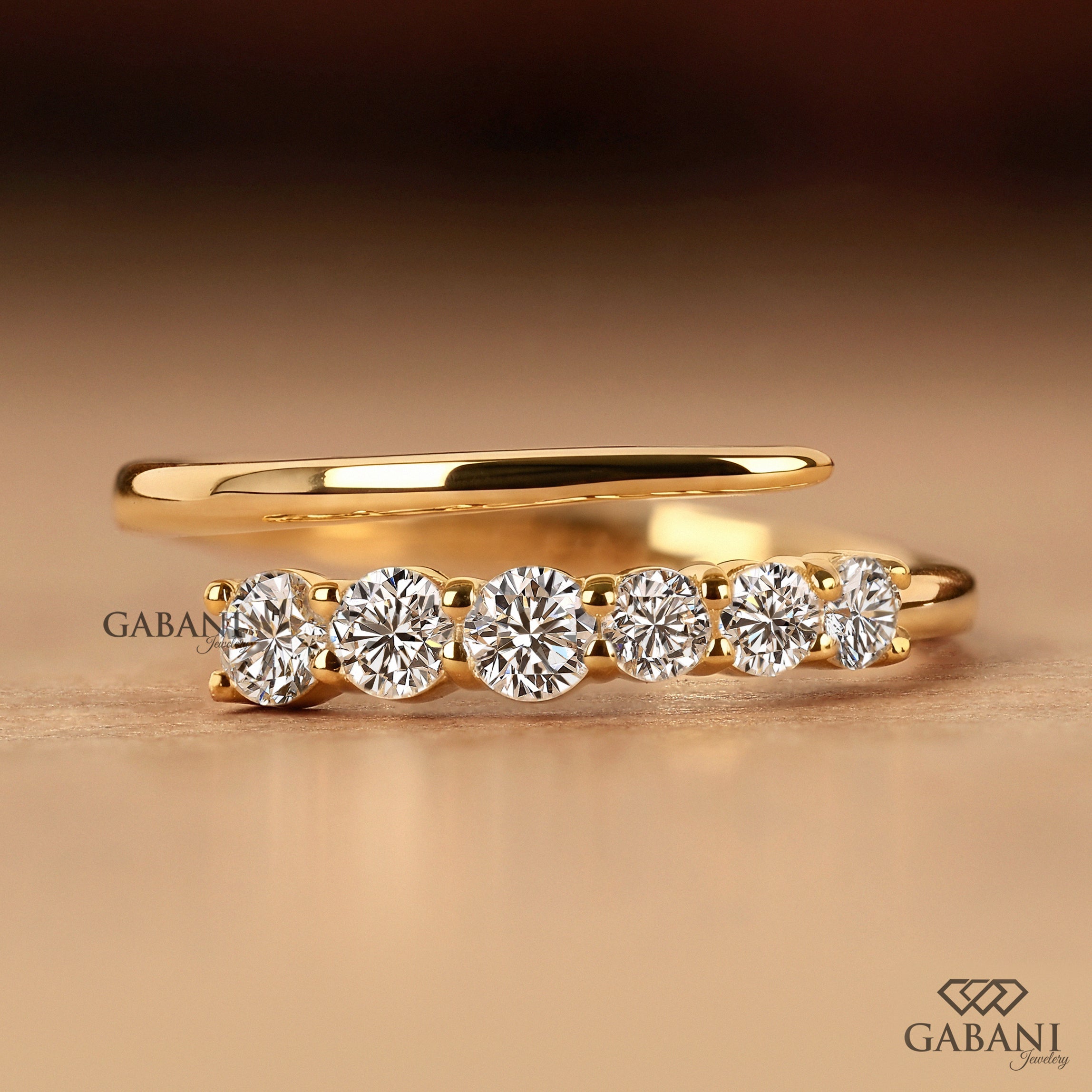 Round cut lab grown diamond graduated wedding band
