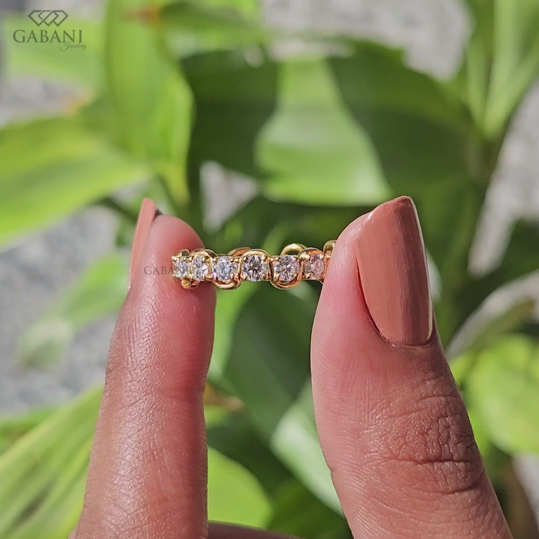 Round cut Diamond Wedding Band For Women