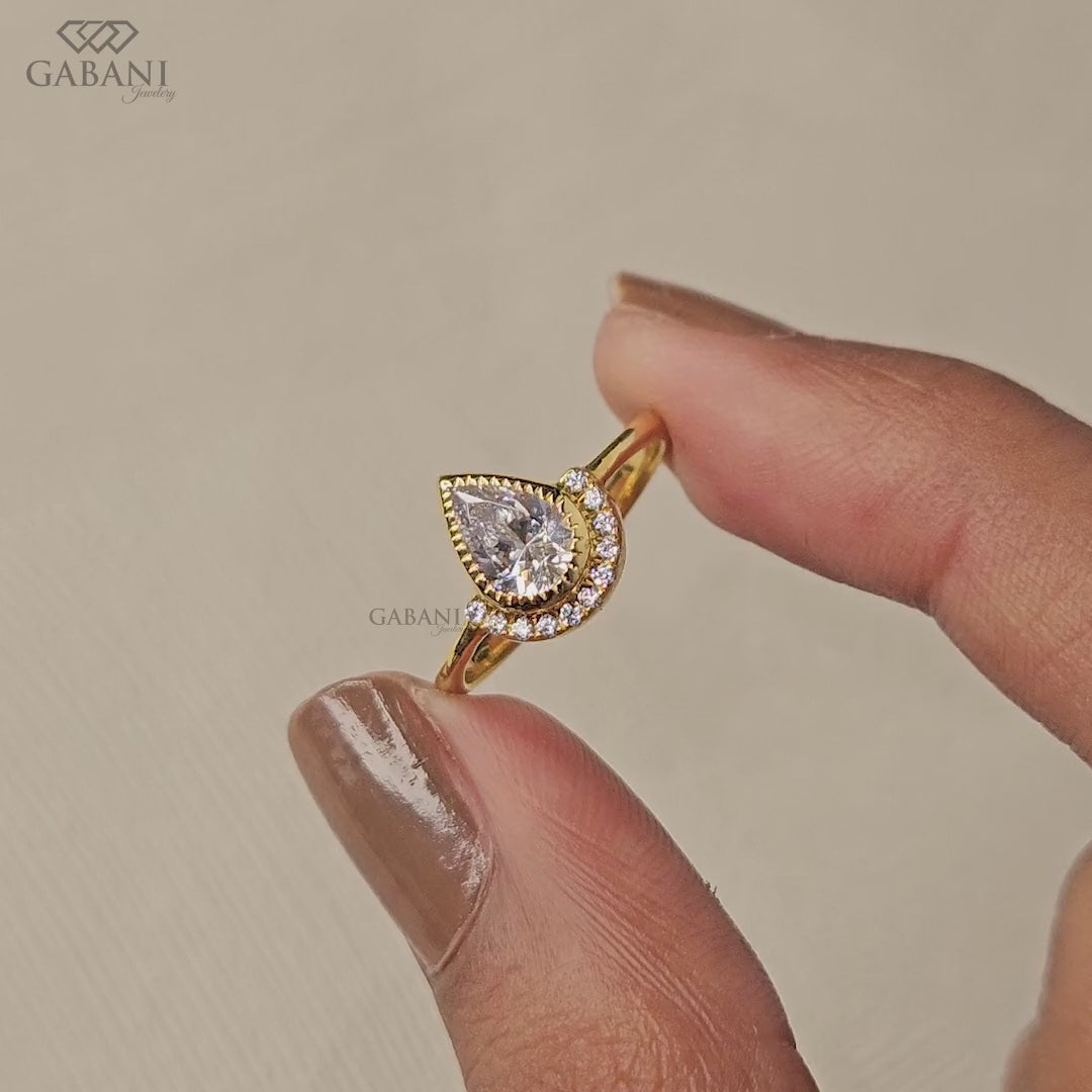 Pear cut Lab Grown Diamond Engagement Ring - Halo Style