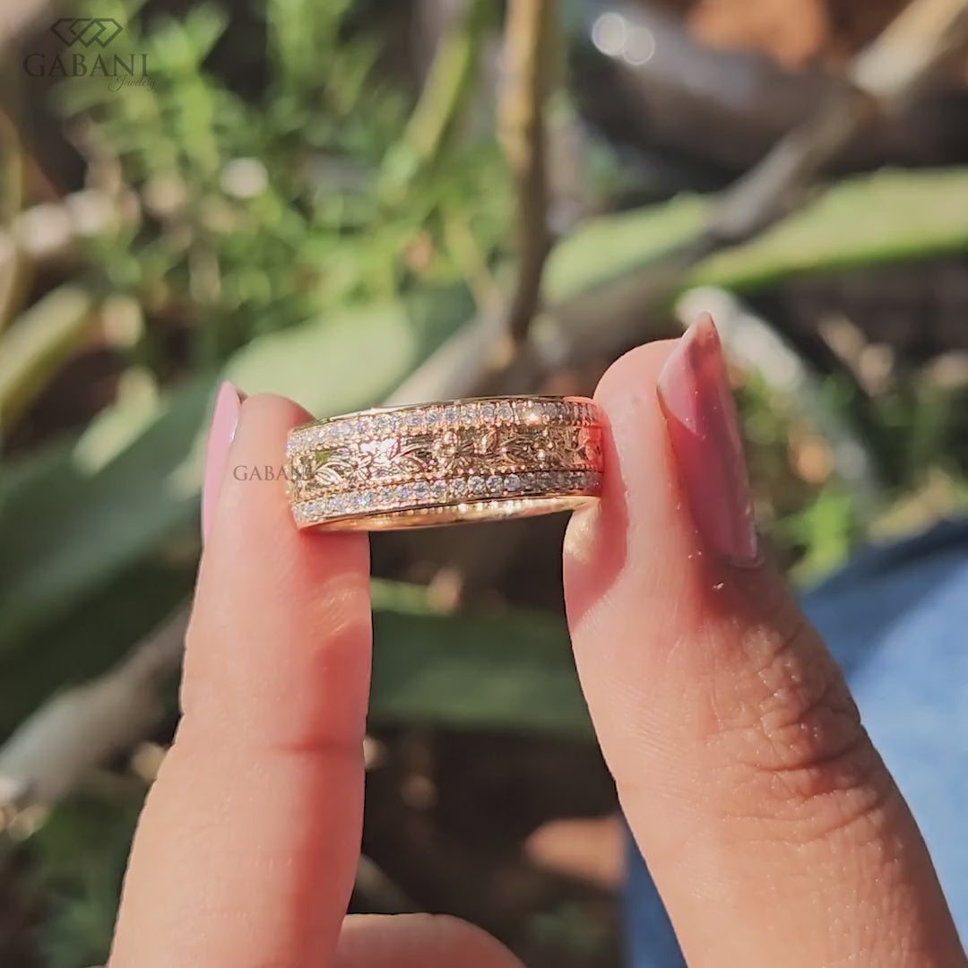Round Cut Lab Grown Diamond Floral Engraved Wedding Band