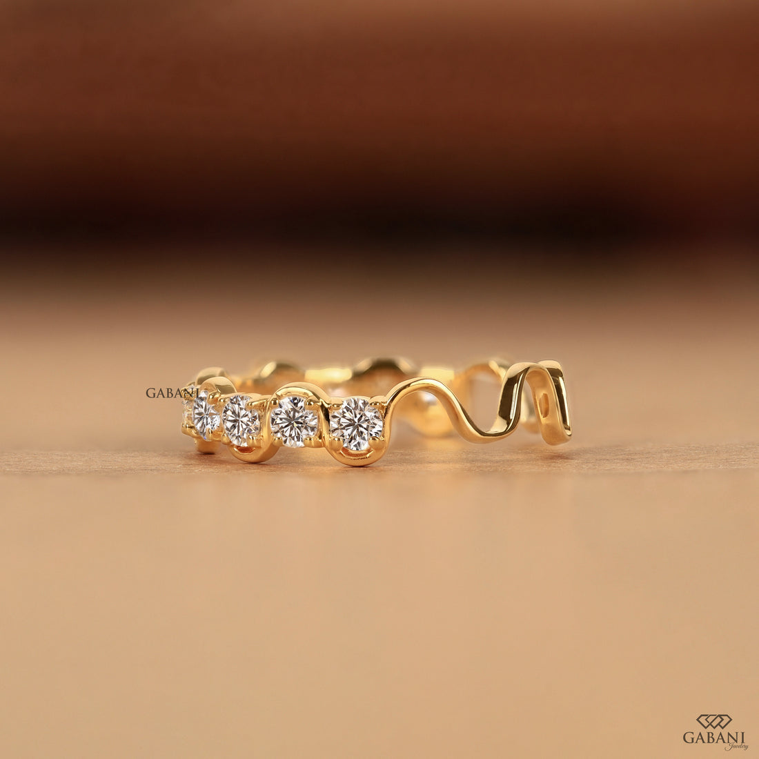 Round cut Diamond Wedding Band For Women