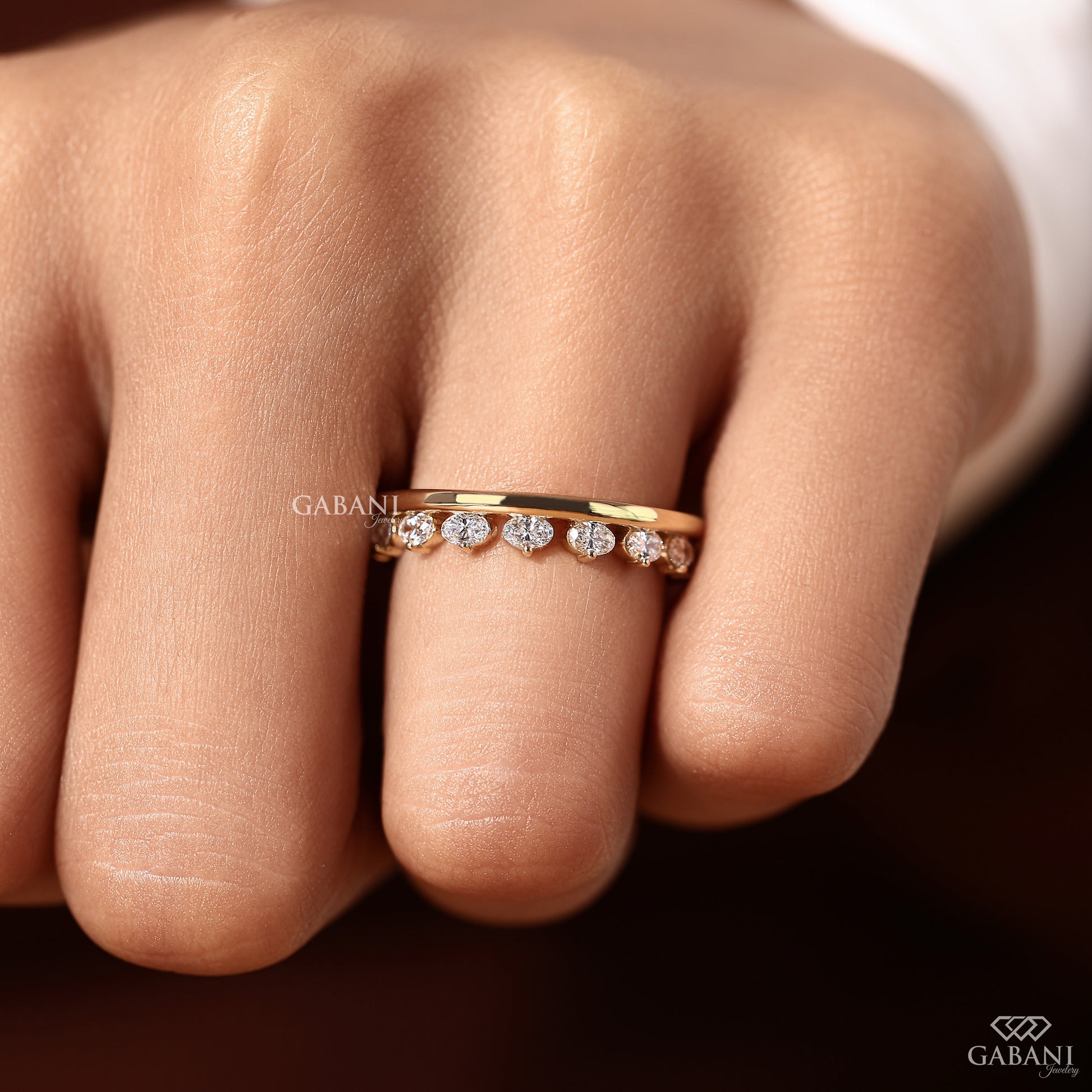 Oval lab grown diamond band with one side design